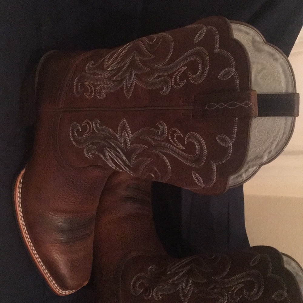 Women’s Ariat boots
